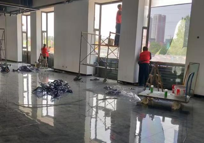 澳门体育赌博十大平台对新房开荒保洁的清理过程